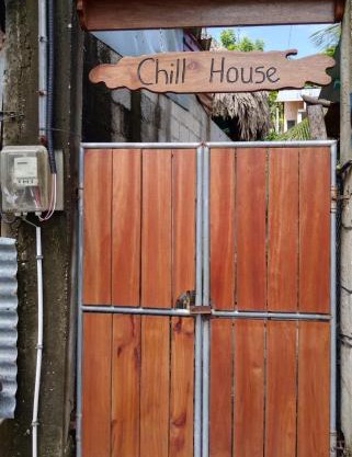 Chill House Flores