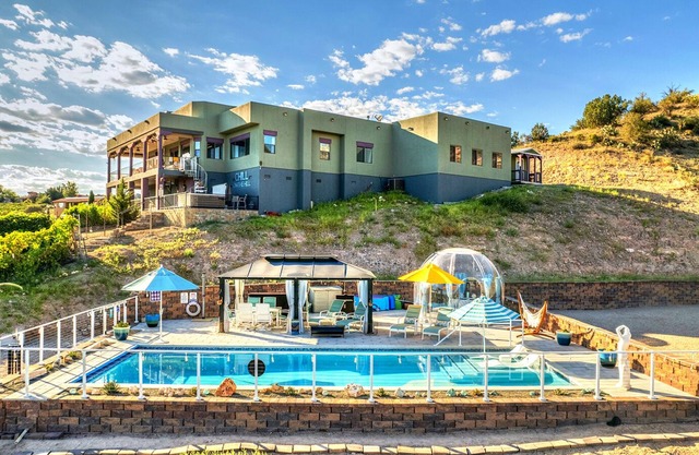 Chill on the Hill - Luxury Home w/Pool, Hot Tub, Bubble & Amazing Views! Dogs OK