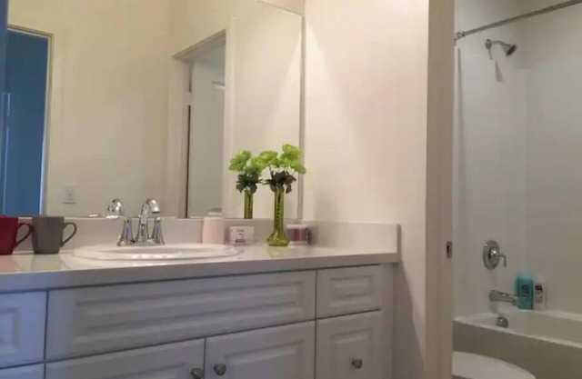 Chino Beautiful 4 Bedroom Home-奇诺新高端4房3衛别墅整租