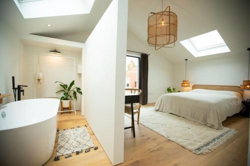 Chorlton Stylish Studio & Roof Terrace Apartments