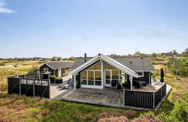 "Christan" - 1.2km from the sea by Interhome