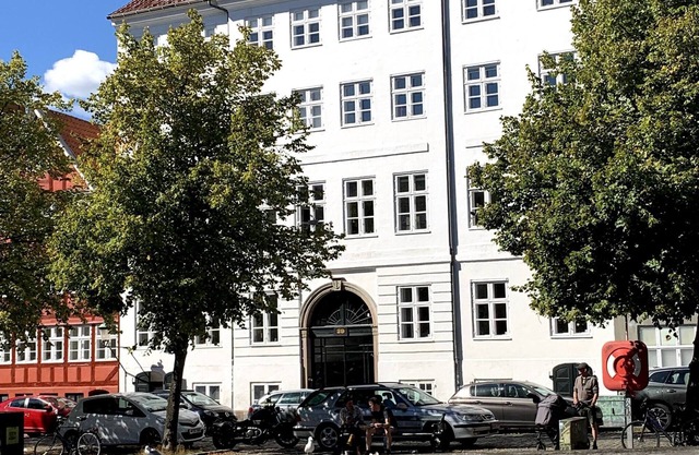 Christianshavn Canalside Luxury Apartment