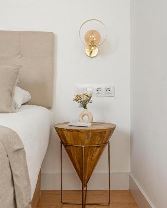 Chueca II calle Barco 2BR 2BH