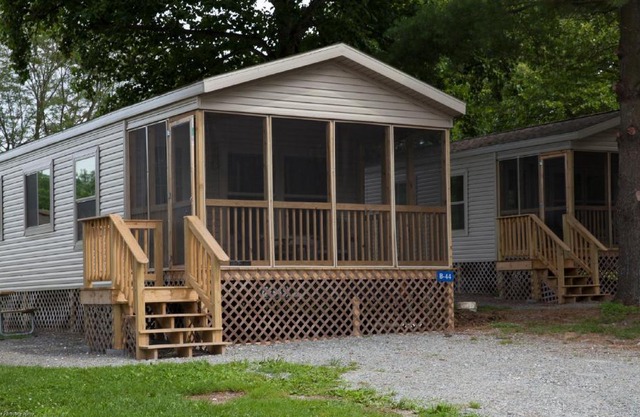 Circle M Camping Resort Screened Park Model