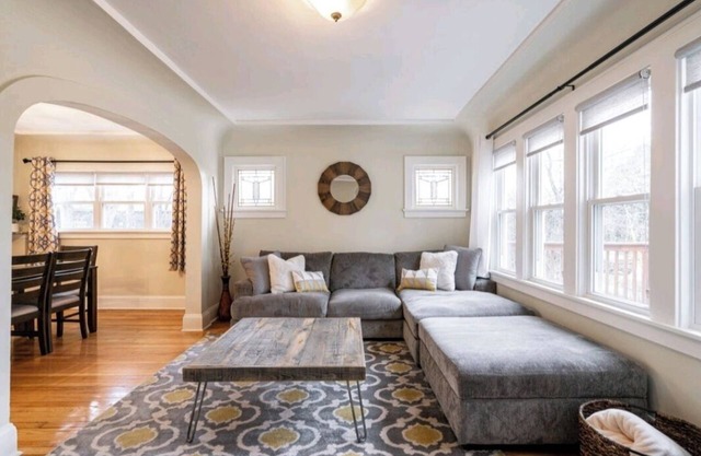 City Bungalow Charmer in the heart of Tosa