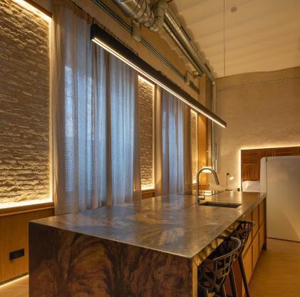 City Center - Avenue Luxury Apartment - PRIVATE FREE PARKING