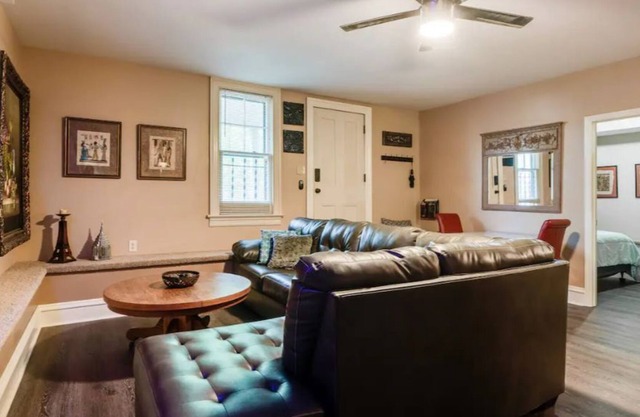 City Escape /Nicely tucked away in East Nashville!
