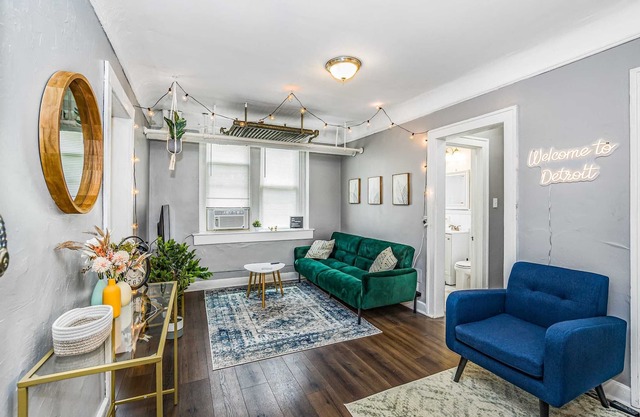 City Experience w/ AC, Walking Distance from Bars