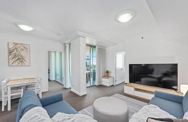 City Heights! 2Bed/1Bath/1Car/Views ~ CBD