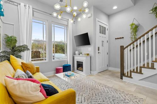 City Heights - Broadway Designer Condo