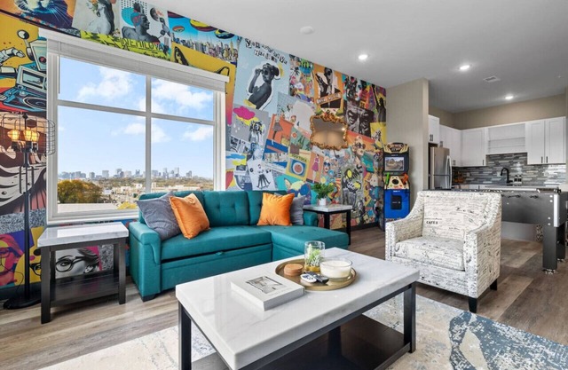 City Vibes: Arcade, Sleeps 4 & Near Broadway!