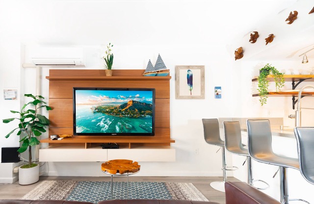 City-View Waikiki Beach Condo - Free Parking!