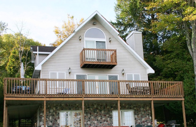Clam Lake Getaway -Boat to Torch Lake