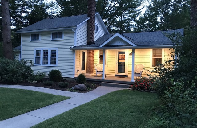 Clarksburg Cottage, your tranquil home in the perfect get-away location!