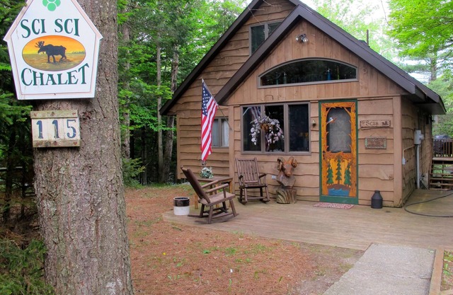 Classic Adirondack Chalet on Moose River -Summer weekly rentals only Sat. to Sat
