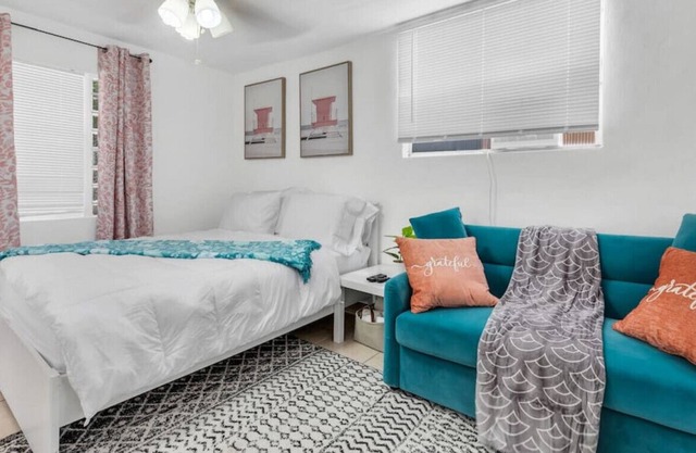 Classic Studio | 5m Wyn | Walk 86 | Kitchen | Ptio