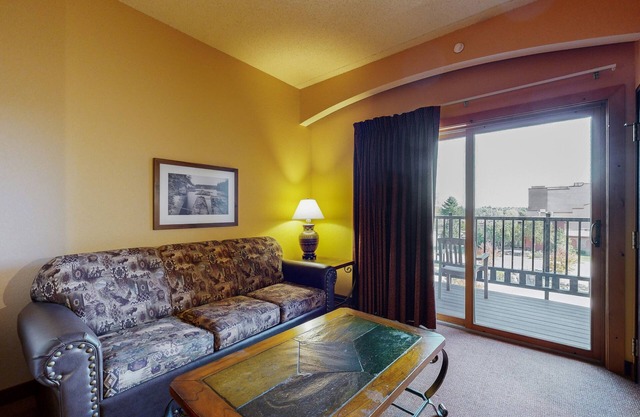 Classic Studio, Golf Course View, 5th-Floor