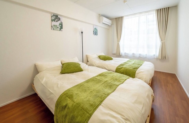 Classic Triple Room 304/Osaka Ōsaka