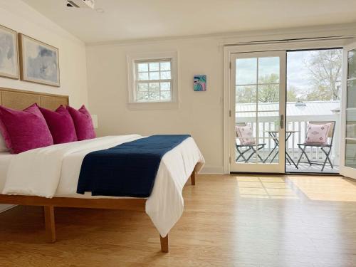 Classy 3-Story Downtown Apt - Great Location