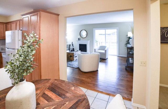 Classy, Clean & Close to Everything! WHEEL CHAIR ACCESSIBLE UPON REQUEST!