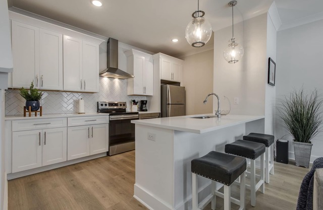 Classy, Cozy, Close to downtown