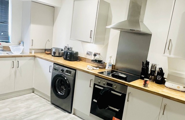 Clayton Vale Private Modern Ensuite Room near Etihad Stadium and Co-op Live!