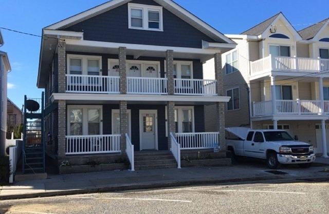 CLEAN 1st floor - 1 bedroom - 2 double beds - sleeps 5