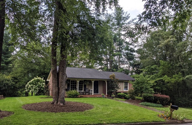 Clean 3 BR Asheville Home - Mountain Bike and Hike with Trail Access!