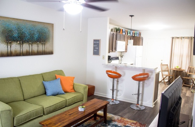 CLEAN AND COMFY Conway TownHome!