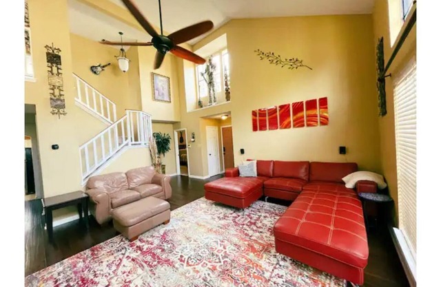 Clean, Comfortable Stress Relief house in Austin