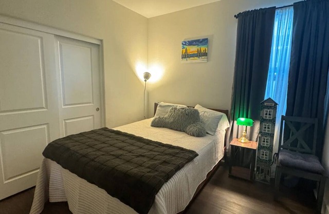 Clean & Comfy Private Room- Perfect for Your Stay!