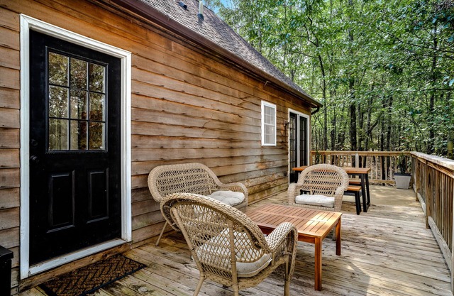CLEAN + COZY 3BD/2BA/Office | WiFi | Fire Pit! Minutes to Bryce Resort!
