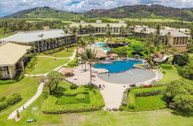Clean Oceanview Elegance with King Bed