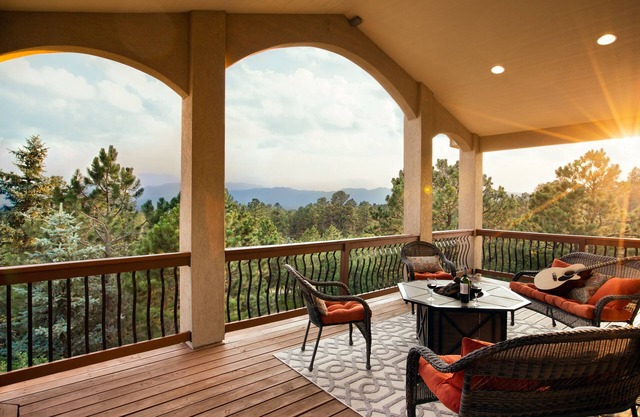✔️Clean★Quiet Forest★King Bed★Hot Tub★Scenic Mt Views★Cozy FP★Lg Game Rm★Grill✔️