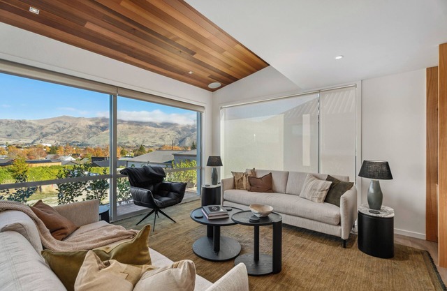 Clearview Vista - Wanaka Holiday Home