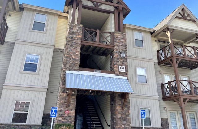 Clemson Area Condo + Lake Views