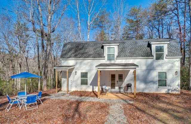 Cleveland Retreat w/Patio: Yonah Mountain Views!