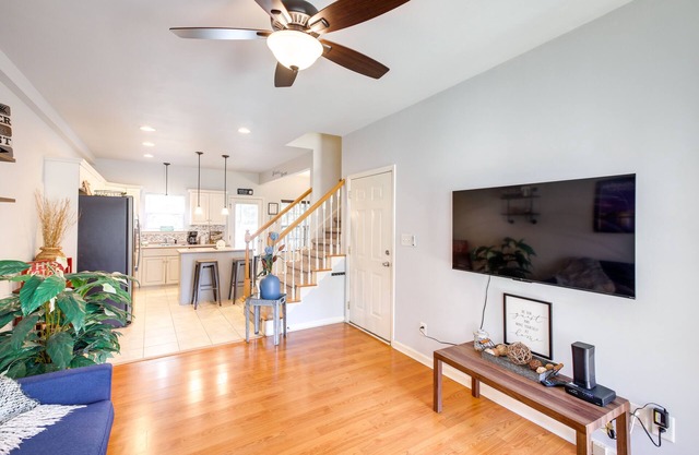Cleveland Vacation Rental ~ 3 Mi to Downtown!