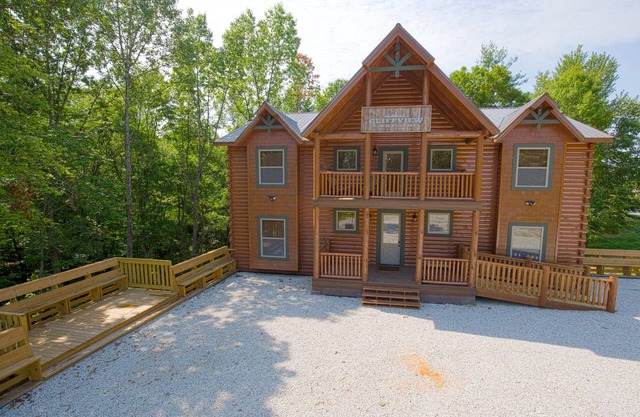 Cliffview Lakeside - 12 BR Lodge at Cliffview Resort
