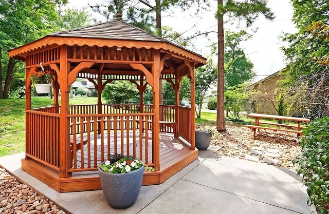 Close to Concord Park! Dog-friendly Suite with Private Kitchen! Parking, Gazebo!