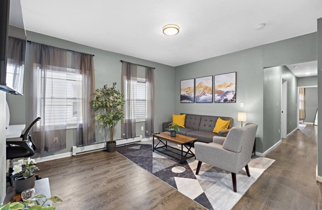 Close to Newark Airport and Train to New York