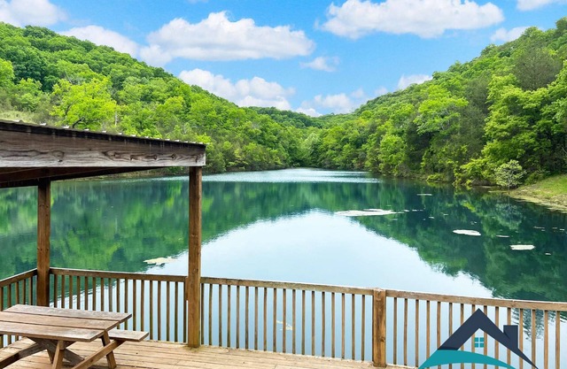 Close to Silver Dollar City, pool, fishing & fun