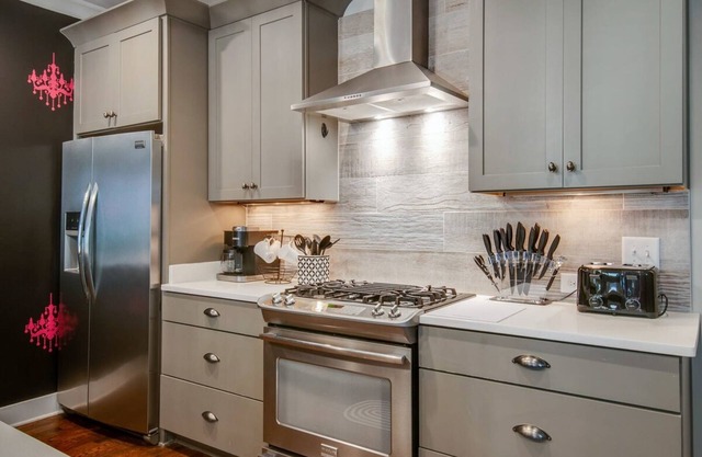 Close to the Gulch - Book Today