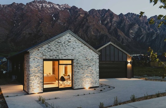 Close to the remarkable ski field, modern and warm.