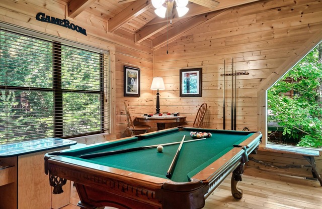 Close to Town! Cozy Cabin, Hot Tub, Pool Table