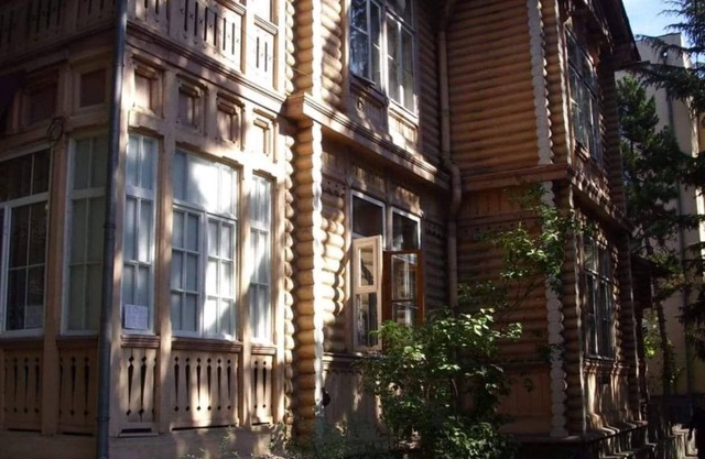 Closer to nice parks, cafes and all stores