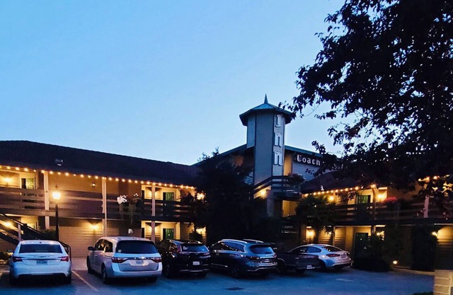 Coachman Inn & Suites