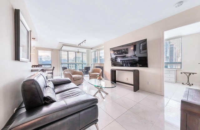 Coal Harbour Ocean View Condo in Downtown Vancouver