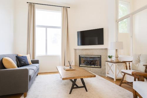 Coast Malibu 2BR Escape