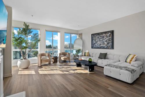Coastal Bliss - Luxe 2BR Retreat in MDR - Venice - SM